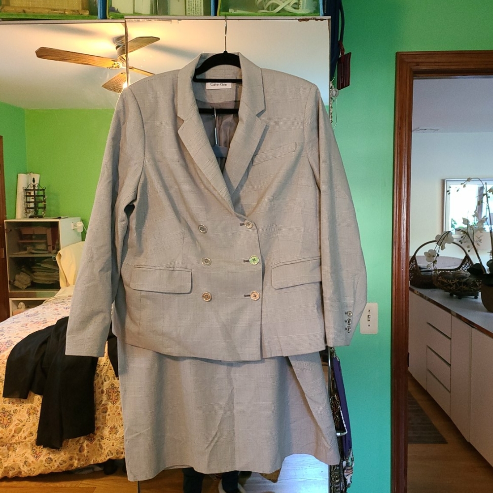 Shirt suit
